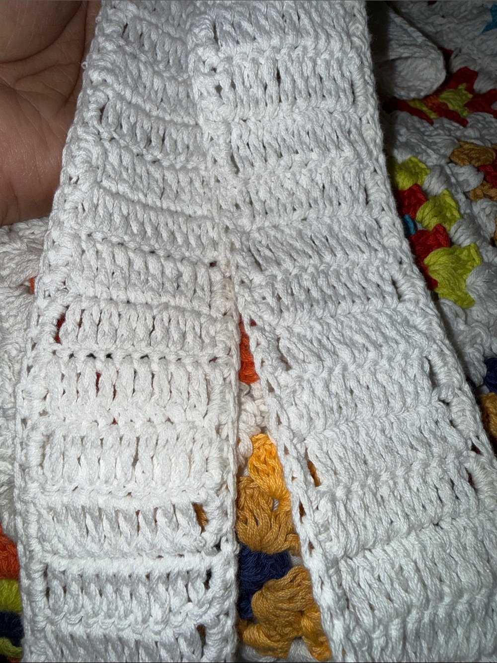 Altar’s state and Handmade 2 Crochet White Tote Bag with Colorful Strap - Picture 14 of 15